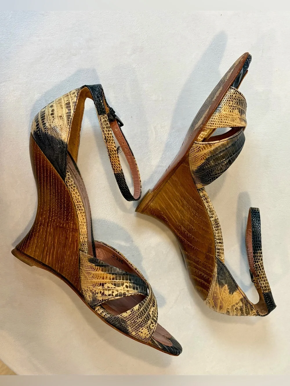 Alaïa Brown Snakeskin Heels, Wood Sculptural Wedge, ankle strap, brw/tan,38,EUC